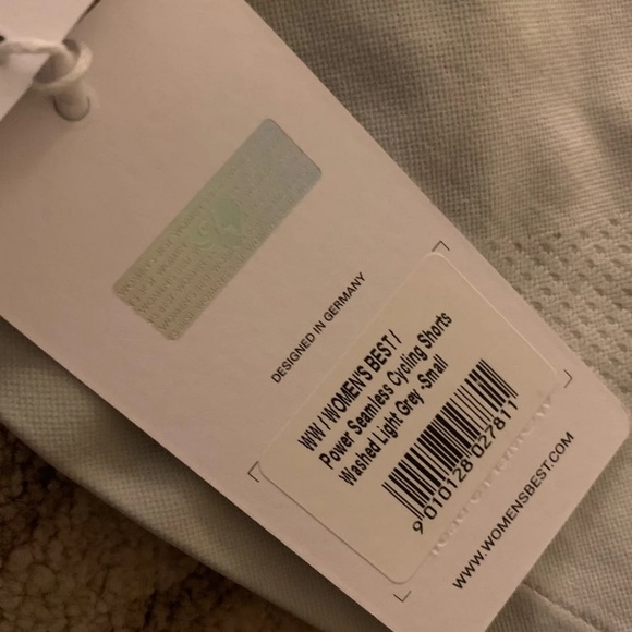 Women’s best shorts - Picture 2 of 2